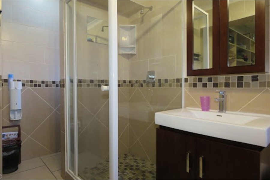 4 Bedroom Property for Sale in Palmiet Western Cape